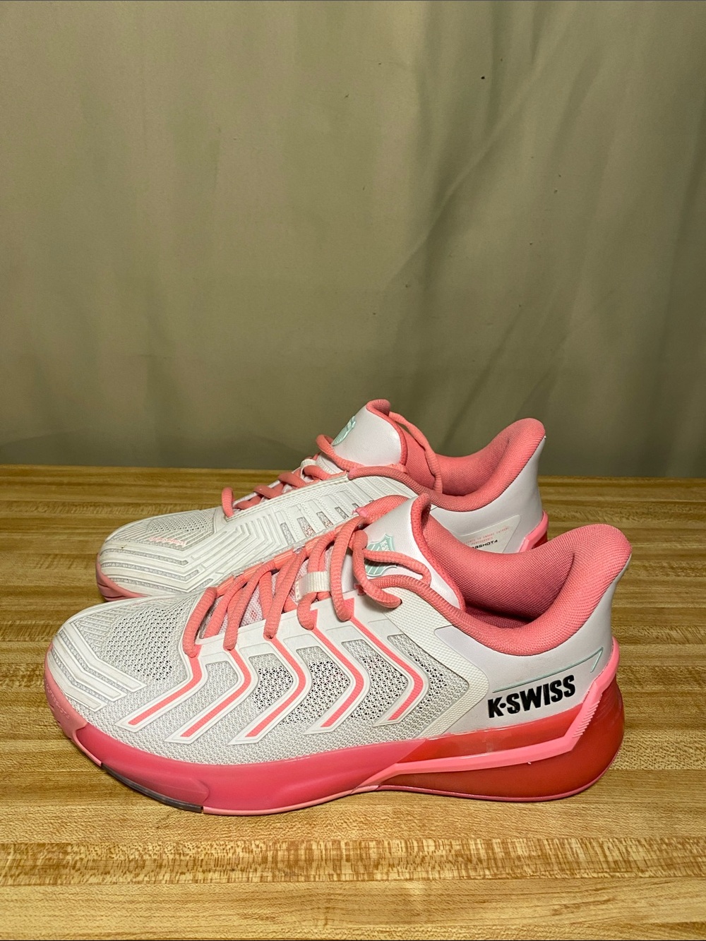 K-Swiss UltreShot 4 Tennis Pickleball Shoes White/Neon Pastel Pink/Hot Pink
10
